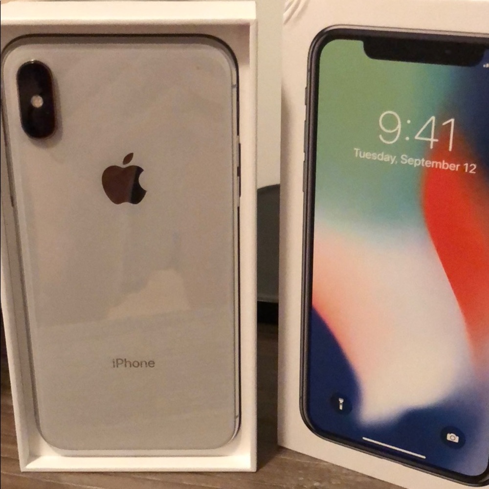 iPhone X - Picture 2 of 2
